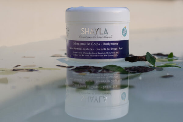 shayla cosmetiques-naturels-corps-peaux-aloe vera bio- seches-soins-naturels-Shayla-made-in-belgium-fabrique-en-belgique-Fondatrice-Isabella-Delle-CASTELLE-_-LABO-SHAYLA-4-scaled.jpg